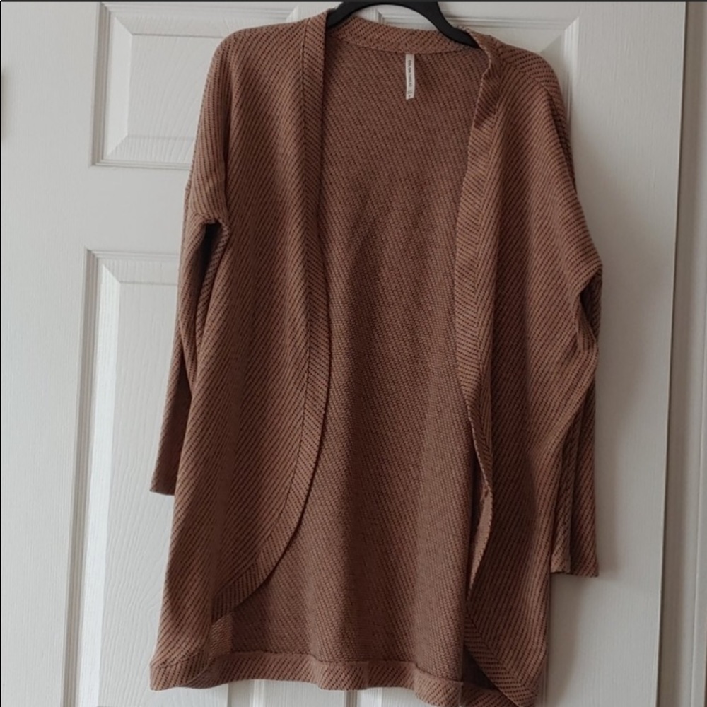 Color thread cardigan Sweater